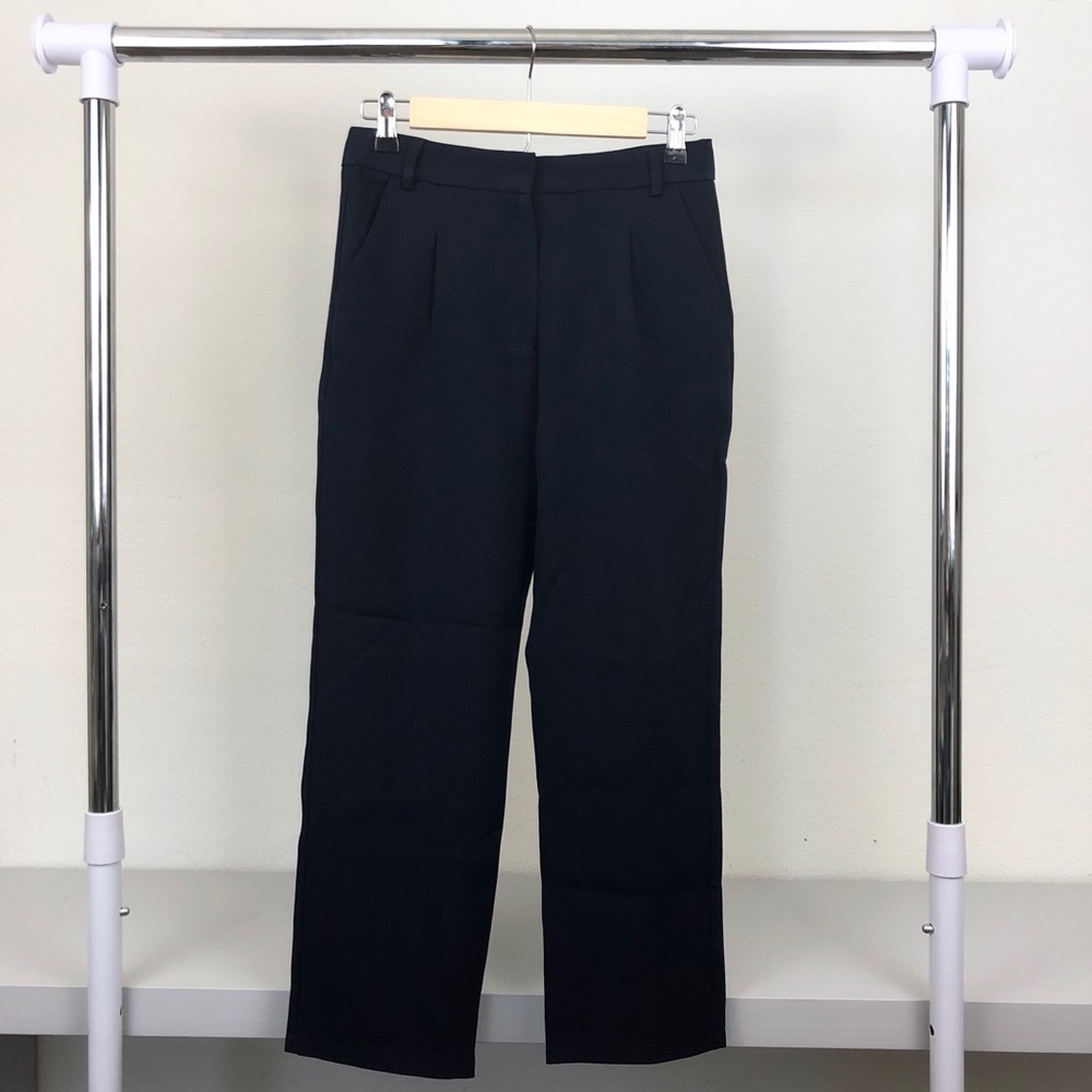NWOT Six Crisp Days Navy Cropped Work Pants